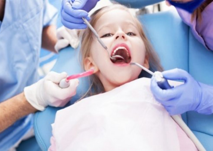 Консультация и лечение зубов в медицинском центре